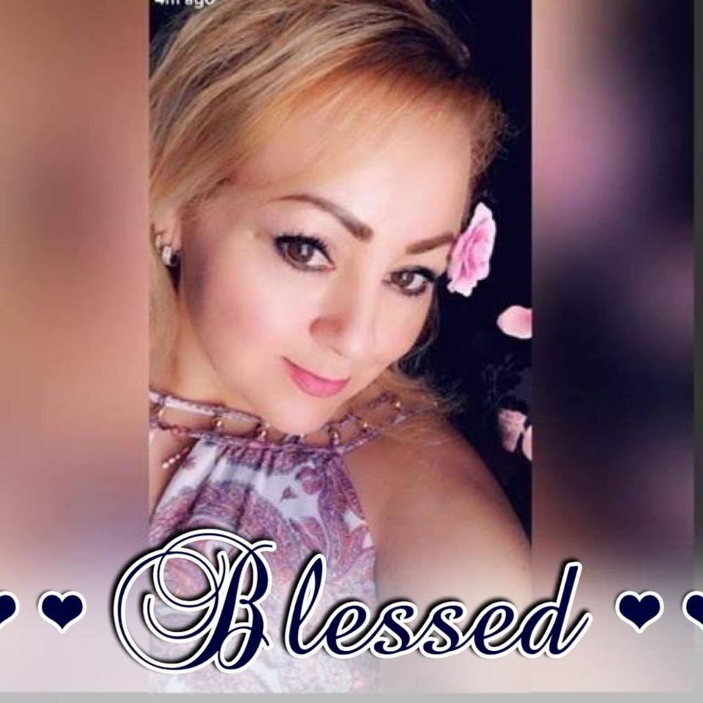 Meet your Posher, Yanira